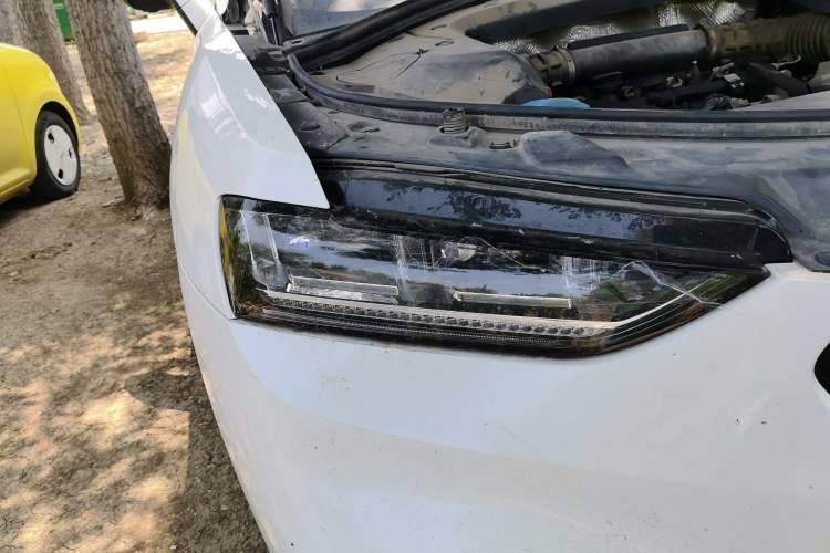 Used Wey VV7 2017 2.0T Luxury Model Right Front Headlight