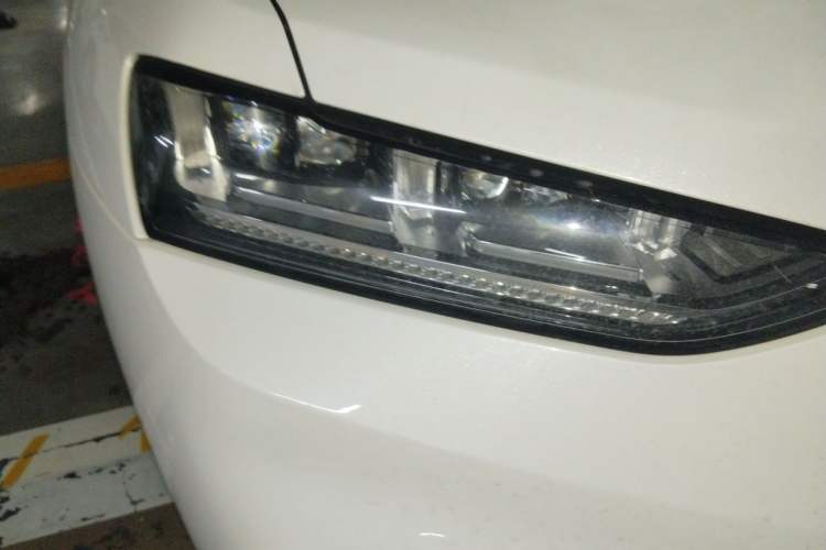 Used Wey VV7 2017 2.0T Flagship Model Right Front Headlight