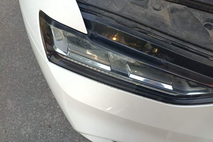 Used Wey VV7 2017 2.0T Flagship Model Right Front Headlight