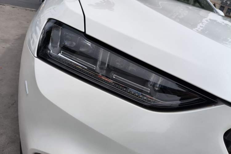 Used Wey VV7 2017 VV7c 2.0T Flagship Model Right Front Headlight