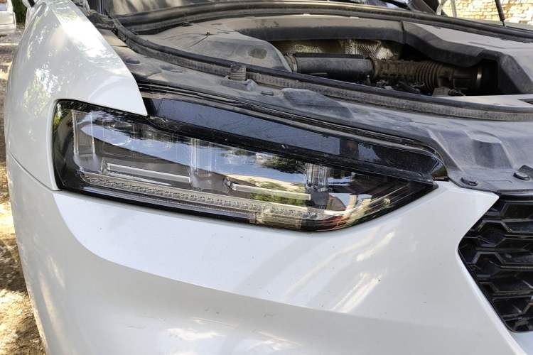 Used Wey VV7 2017 2.0T Luxury Model Right Front Headlight