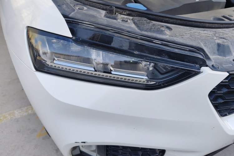 Used Wey VV7 2017 2.0T Ultra-Luxury Version Right Front Headlight