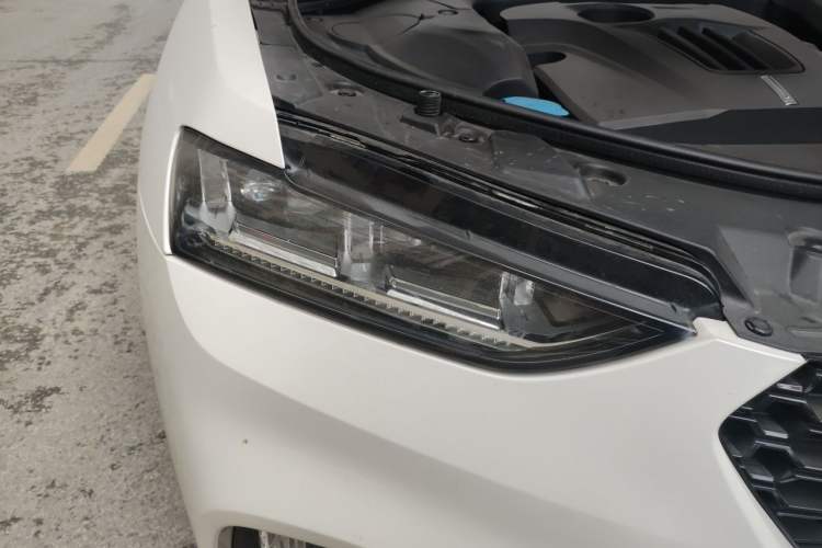 Used Wey VV7 2017 2.0T Ultra-Luxury Version Right Front Headlight