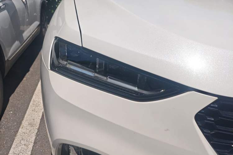 Used Wey VV7 2017 2.0T Flagship Model Right Front Headlight