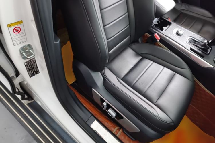Used Wey VV7 2017 2.0T Ultra-Luxury Version Right Front Seat