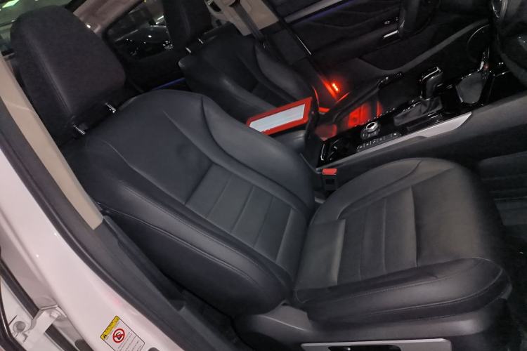Used Wey VV7 2017 2.0T Flagship Model Right Front Seat