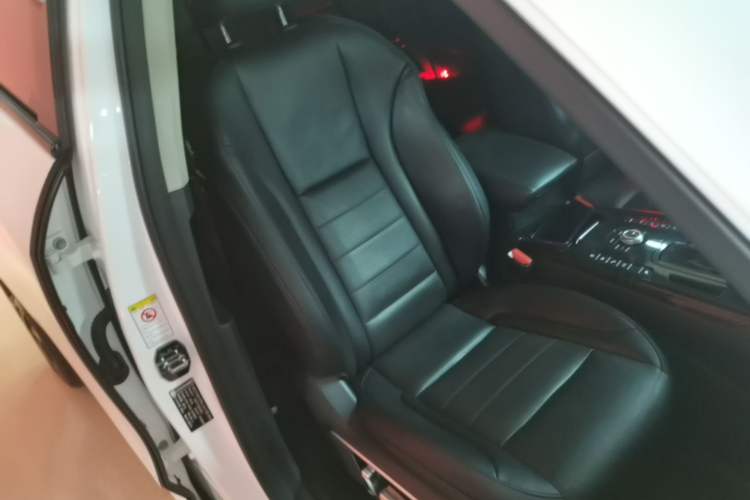 Used Wey VV7 2017 2.0T Flagship Model Right Front Seat