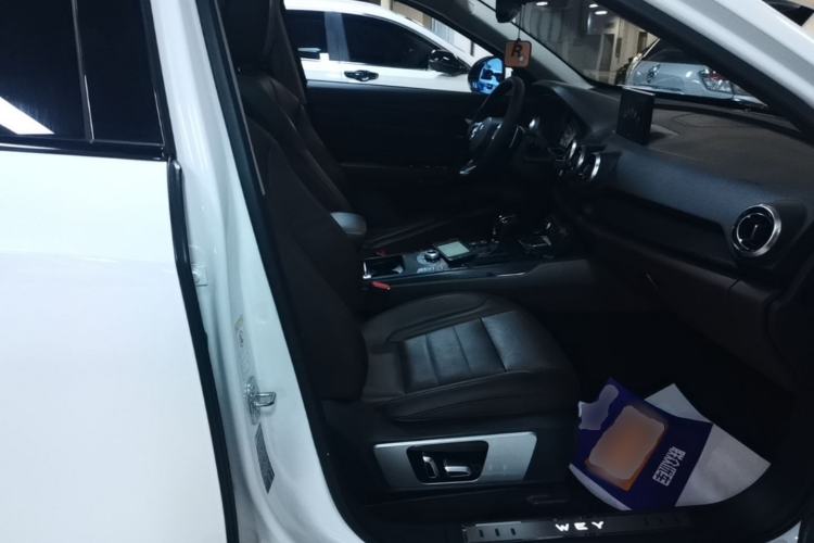 Used Wey VV7 2017 2.0T Flagship Model Right Front Seat