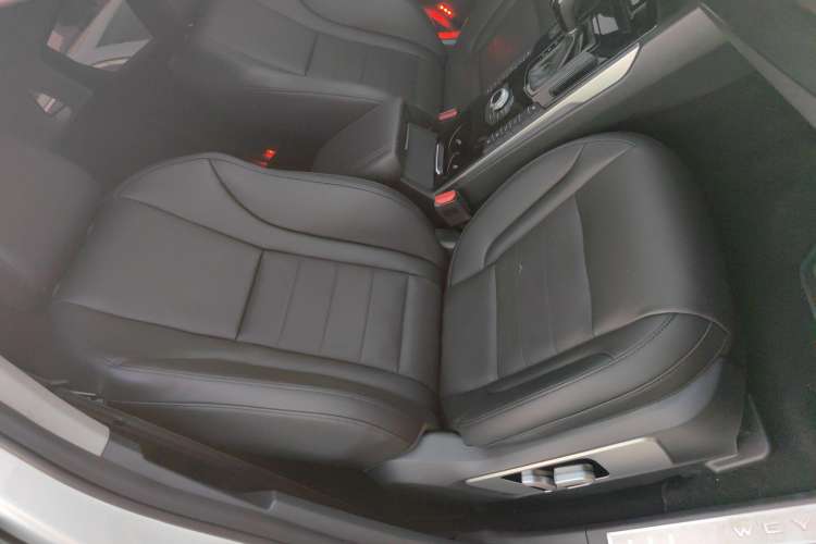 Used Wey VV7 2017 2.0T Flagship Model Right Front Seat