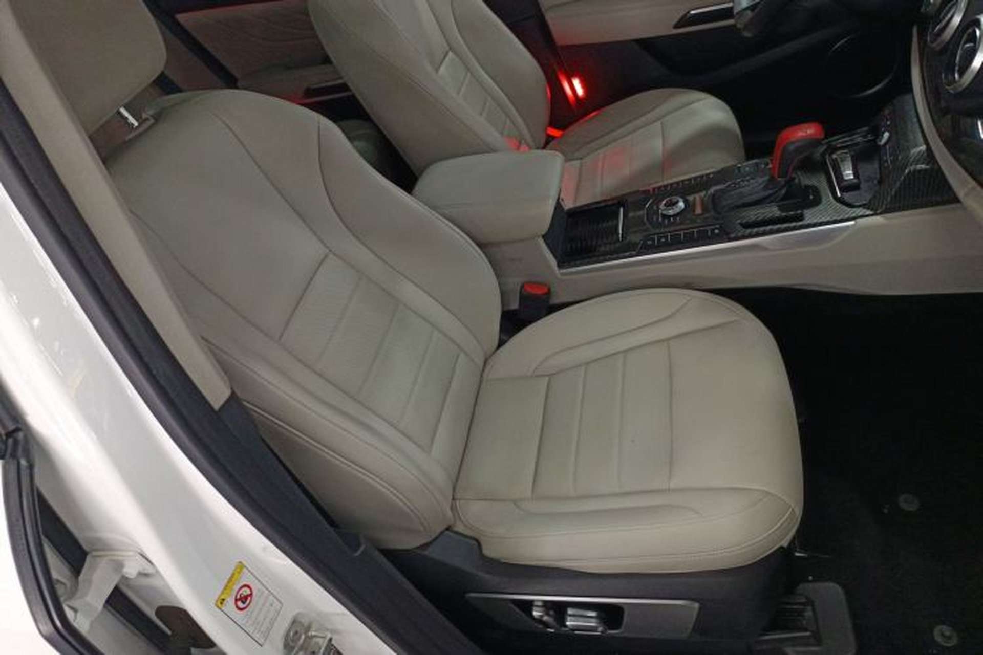 Used Wey VV7 2017 2.0T Ultra-Luxury Version Right Front Seat