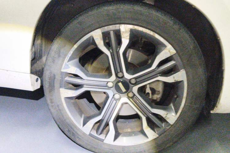 Used Wey VV7 2017 2.0T Flagship Model Right Front Wheel Hub