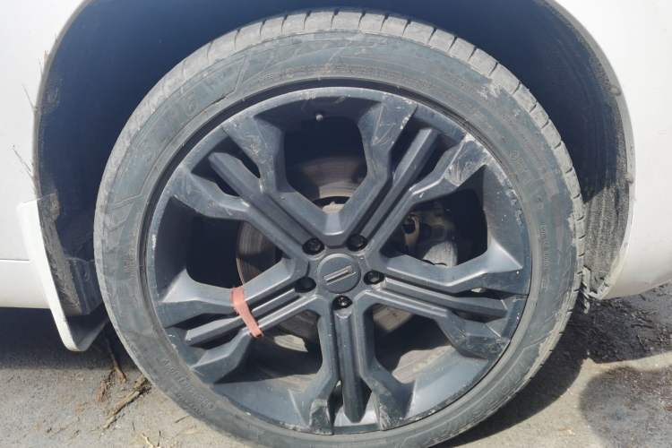 Used Wey VV7 2017 2.0T Flagship Model Right Front Wheel Hub