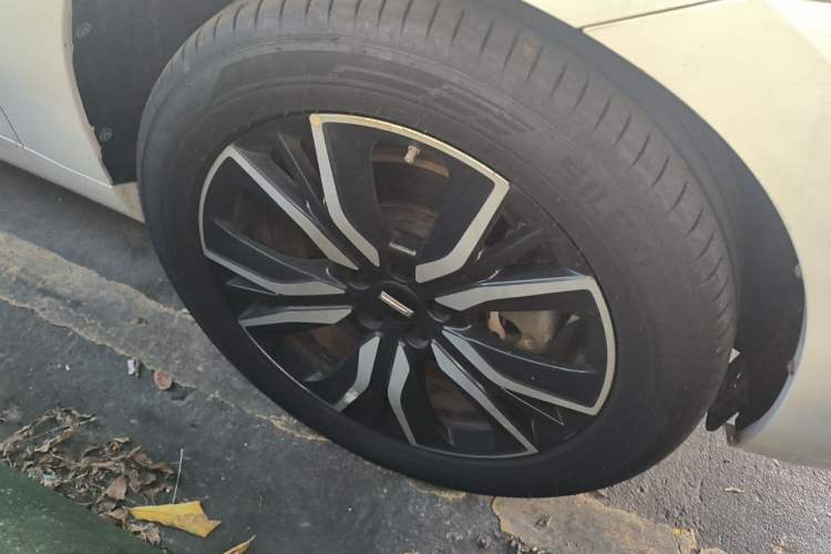 Used Wey VV7 2017 2.0T Flagship Model Right Front Wheel Hub