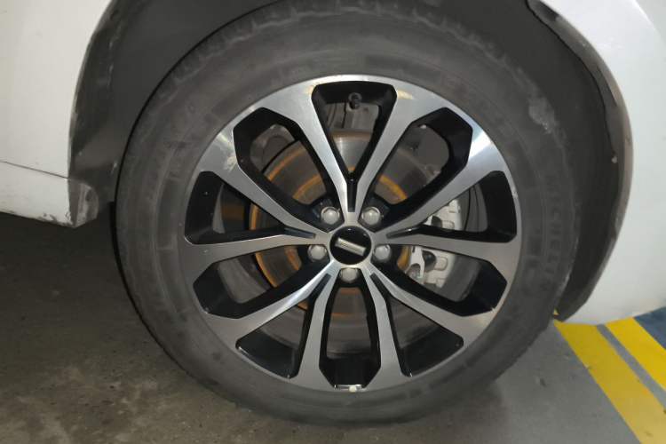 Used Wey VV7 2017 2.0T Ultra-Luxury Version Right Front Wheel Hub