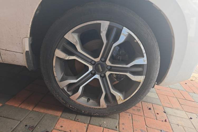 Used Wey VV7 2017 2.0T Flagship Model Right Front Wheel Hub
