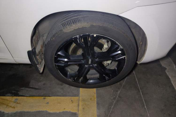 Used Wey VV7 2017 2.0T Flagship Model Right Front Wheel Hub