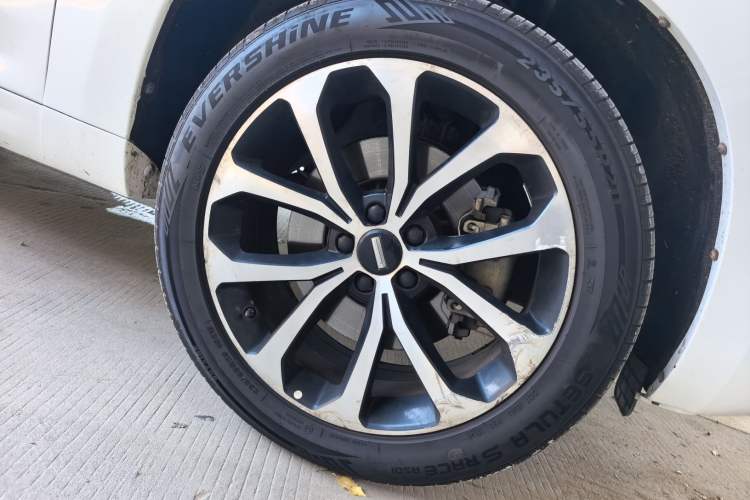 Used Wey VV7 2017 2.0T Ultra-Luxury Version Right Front Wheel Hub