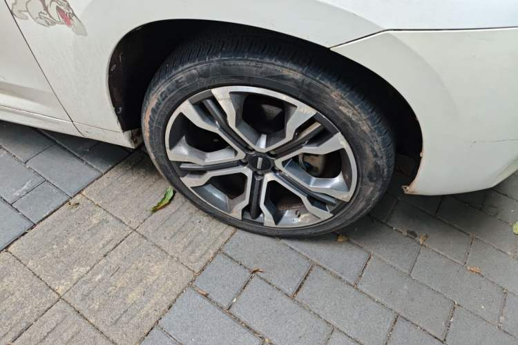Used Wey VV7 2017 2.0T Flagship Model Right Front Wheel Hub