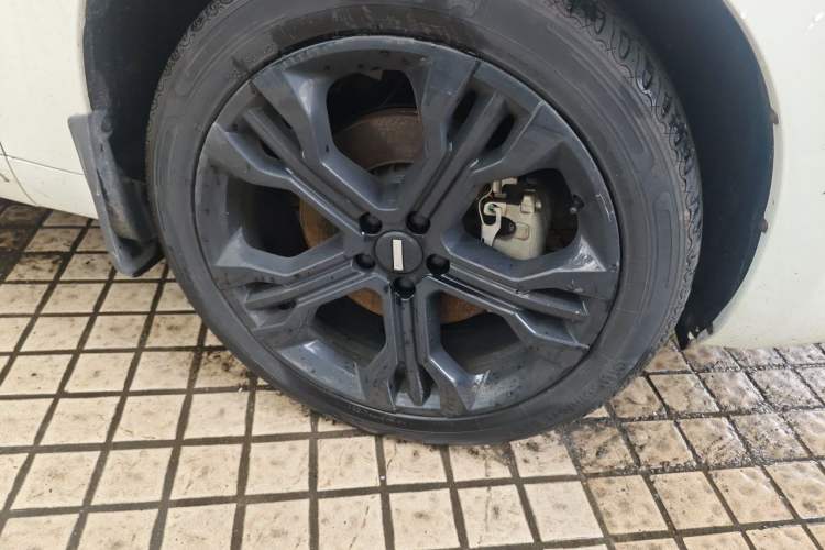 Used Wey VV7 2017 2.0T Flagship Model Right Front Wheel Hub