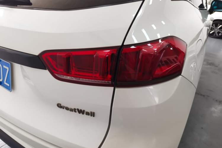 Used Wey VV7 2017 2.0T Ultra-Luxury Version Right Rear Taillight