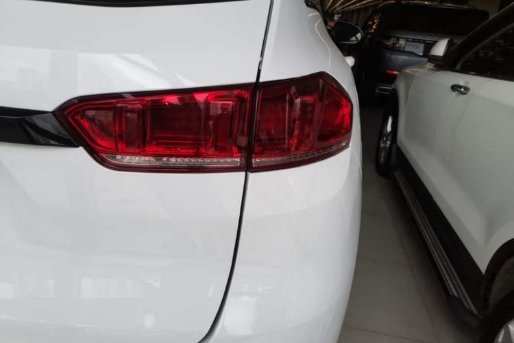 Used Wey VV7 2017 2.0T Ultra-Luxury Version Right Rear Taillight