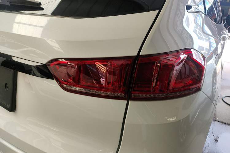 Used Wey VV7 2017 2.0T Flagship Model Right Rear Taillight