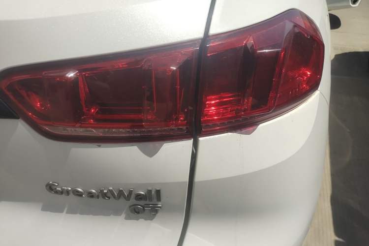 Used Wey VV7 2017 2.0T Ultra-Luxury Version Right Rear Taillight