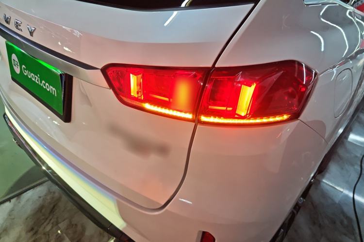 Used Wey VV7 2017 2.0T Flagship Model Right Rear Taillight