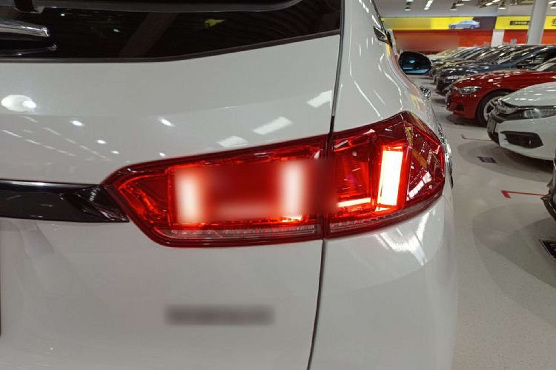 Used Wey VV7 2017 2.0T Ultra-Luxury Version Right Rear Taillight