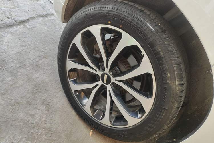 Used Wey VV7 2017 2.0T Luxury Model Right Rear Wheel Hub