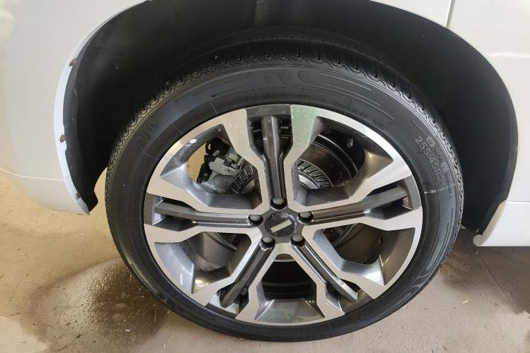 Used Wey VV7 2017 2.0T Flagship Model Right Rear Wheel Hub