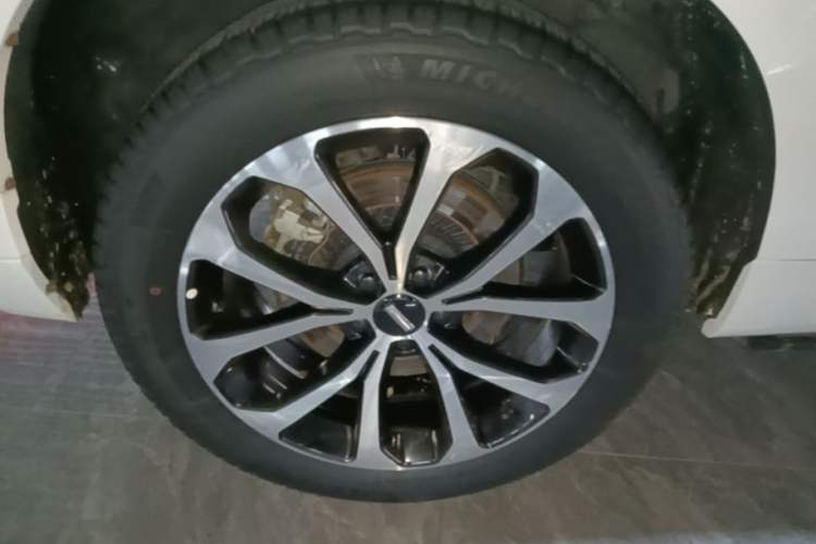 Used Wey VV7 2017 2.0T Ultra-Luxury Version Right Rear Wheel Hub