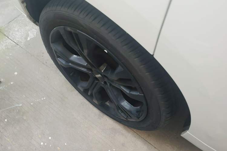 Used Wey VV7 2017 2.0T Flagship Model Right Rear Wheel Hub