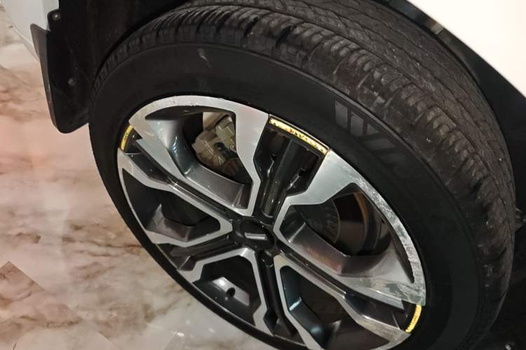 Used Wey VV7 2017 2.0T Flagship Model Right Rear Wheel Hub