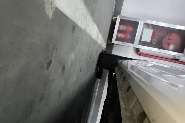 Used Wey VV7 2017 2.0T Flagship Model Right Side Sill