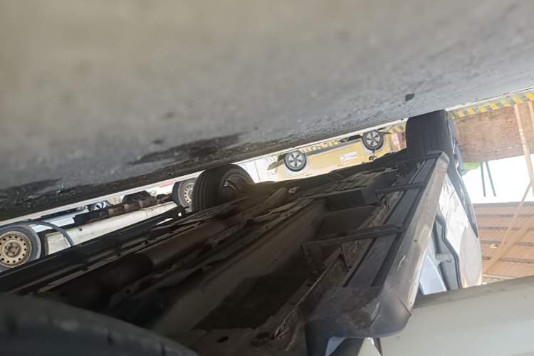 Used Wey VV7 2017 2.0T Ultra-Luxury Version Right Side Sill