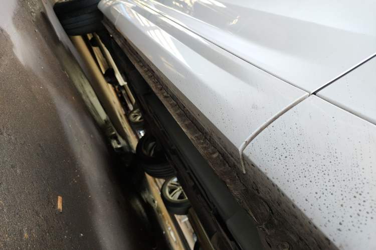 Used Wey VV7 2017 2.0T Flagship Model Right Side Sill
