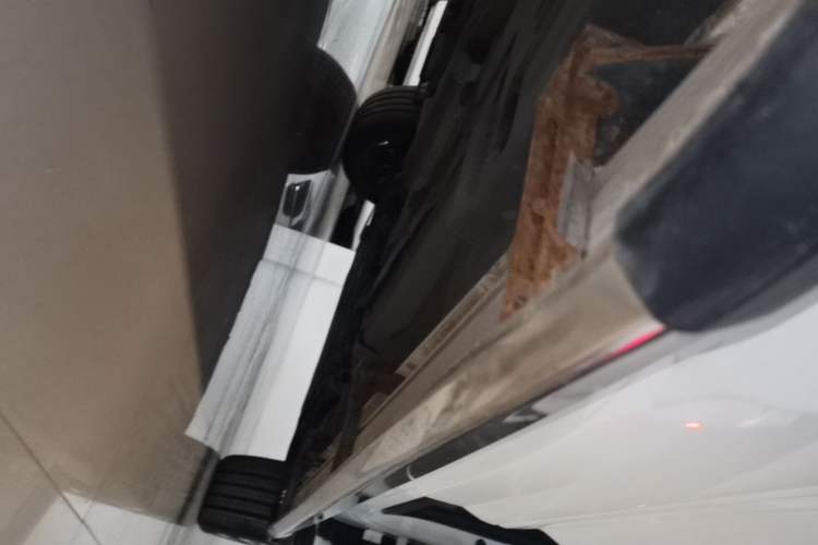 Used Wey VV7 2017 2.0T Flagship Model Right Side Sill