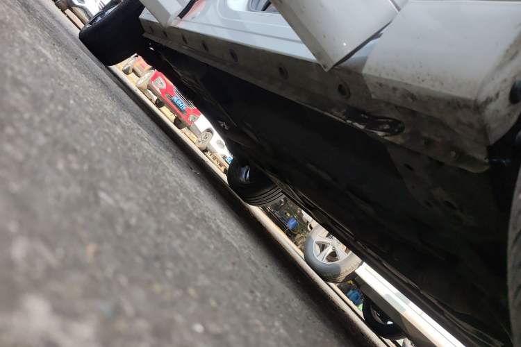 Used Wey VV7 2017 2.0T Flagship Model Right Side Sill