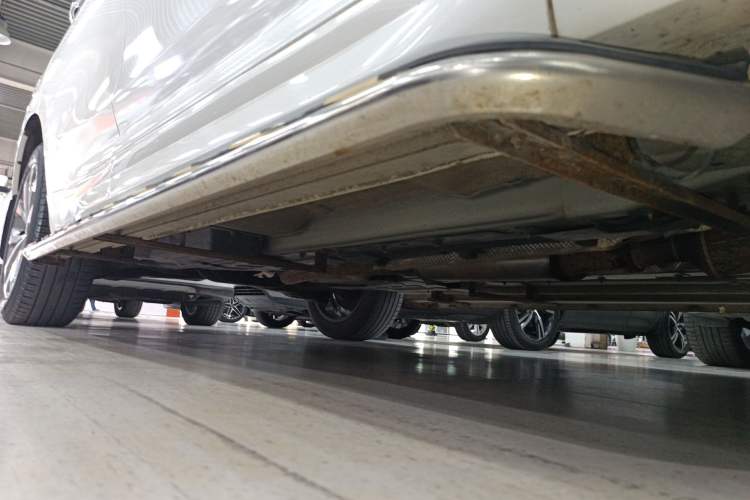 Used Wey VV7 2017 2.0T Ultra-Luxury Version Right Side Sill