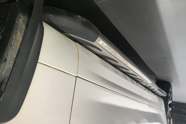 Used Wey VV7 2017 2.0T Ultra-Luxury Version Right Side Sill