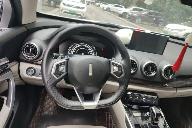 Used Wey VV7 2017 2.0T Ultra-Luxury Version Steering Wheel