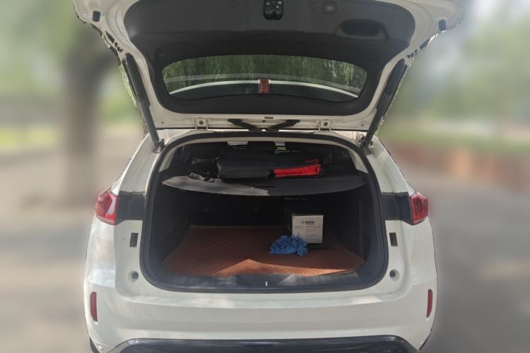 Used Wey VV7 2017 2.0T Flagship Model Trunk
