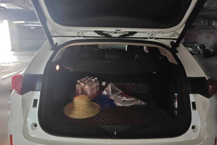 Used Wey VV7 2017 2.0T Ultra-Luxury Version Trunk