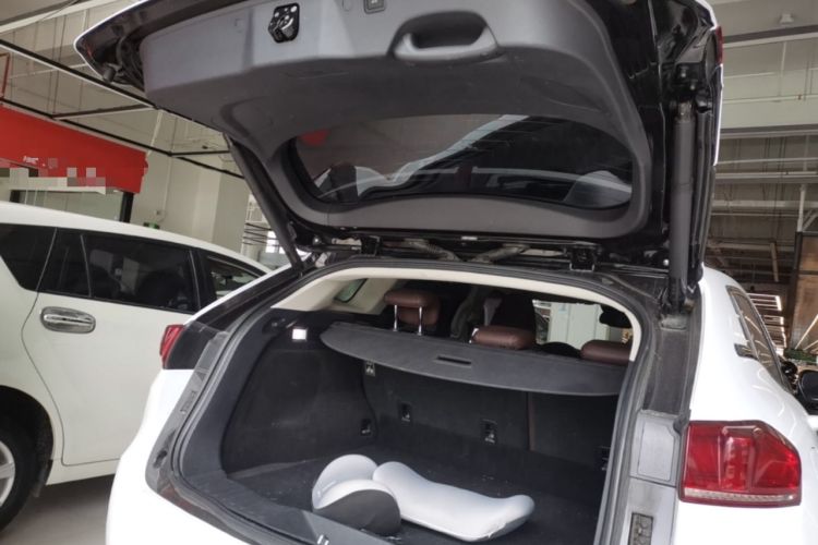 Used Wey VV7 2017 2.0T Ultra-Luxury Version Trunk