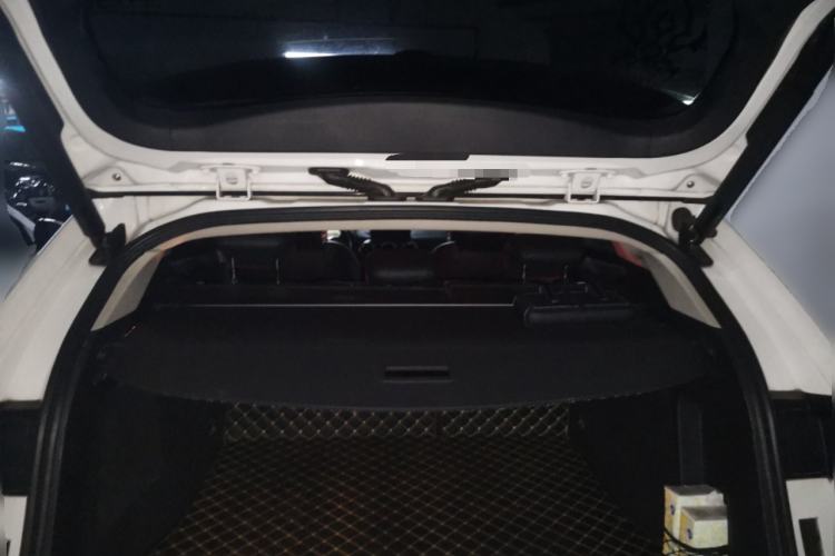 Used Wey VV7 2017 2.0T Flagship Model Trunk