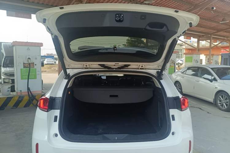 Used Wey VV7 2017 2.0T Ultra-Luxury Version Trunk
