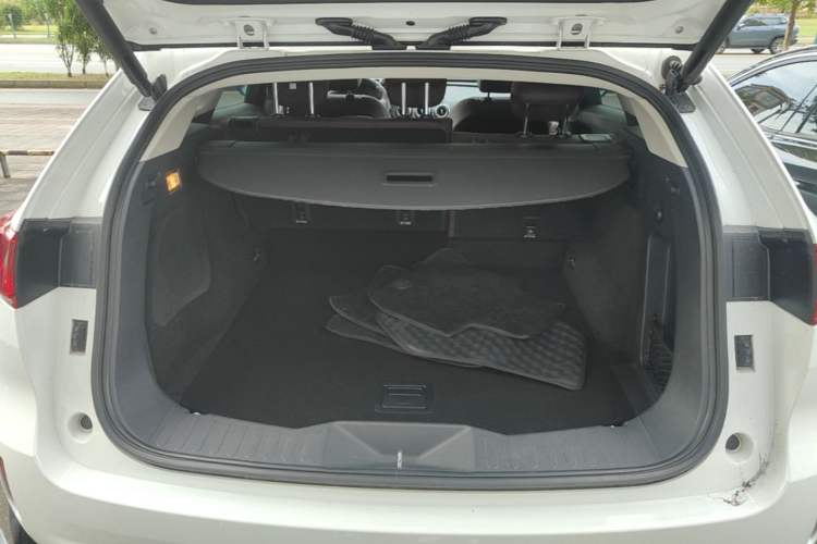 Used Wey VV7 2017 2.0T Ultra-Luxury Version Trunk