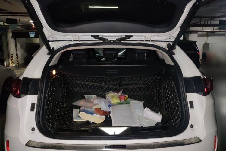 Used Wey VV7 2017 2.0T Flagship Model Trunk