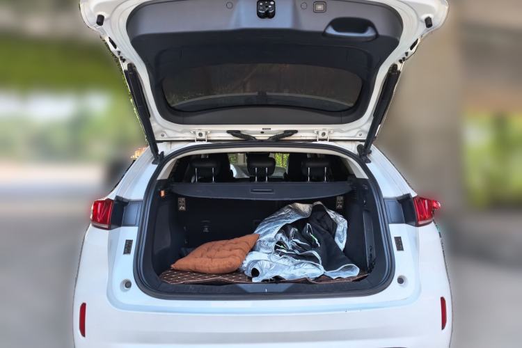 Used Wey VV7 2017 2.0T Ultra-Luxury Version Trunk
